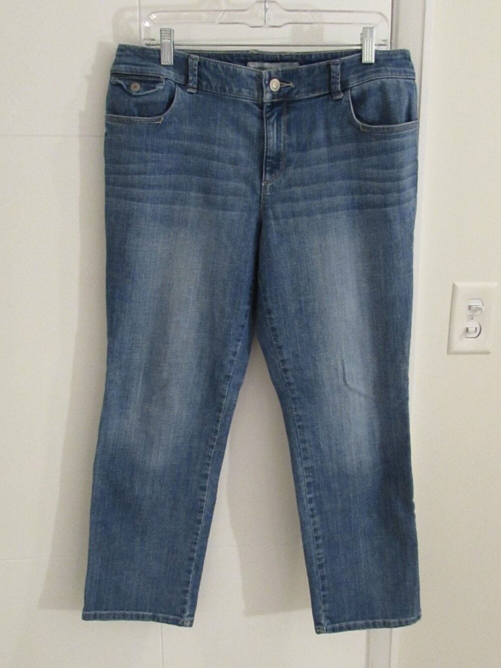 Chicos Platinum Denim Crop Jeans Size 1.5 (10)